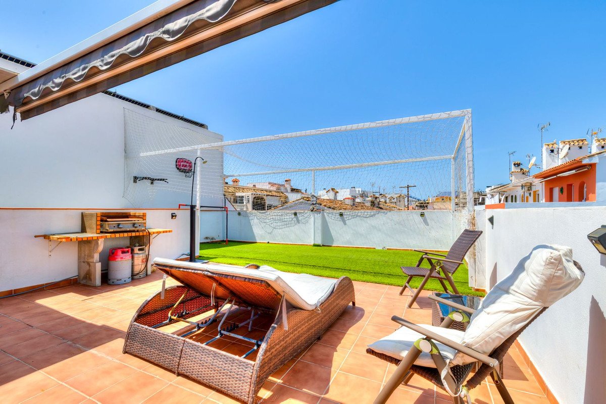 4 Bed Top Floor Apartment in La Cala de Mijas