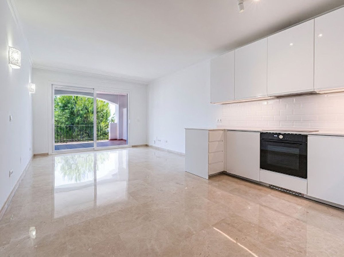3 Bed Middle Floor Apartment in La Quinta