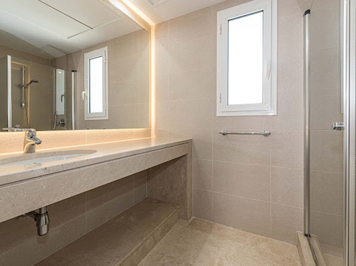 3 Bed Middle Floor Apartment in La Quinta