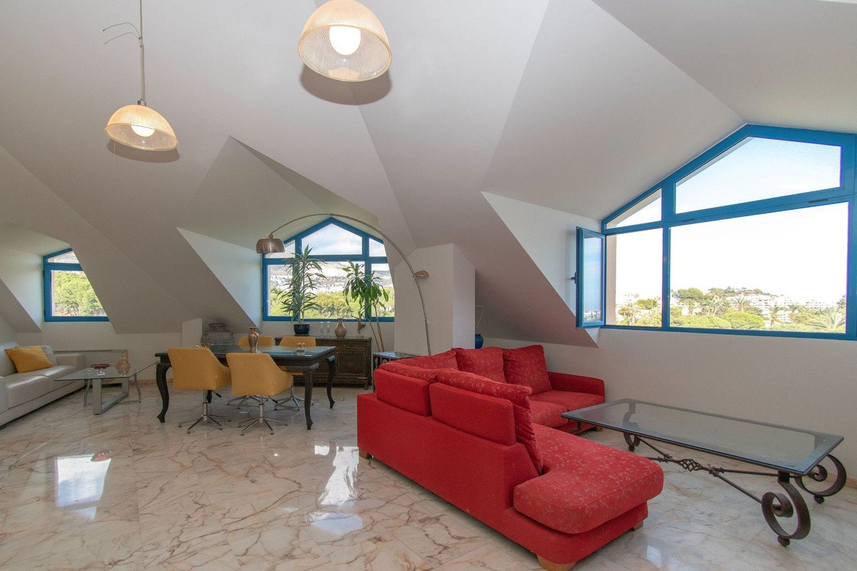 5 Bed Penthouse Duplex in Torrequebrada