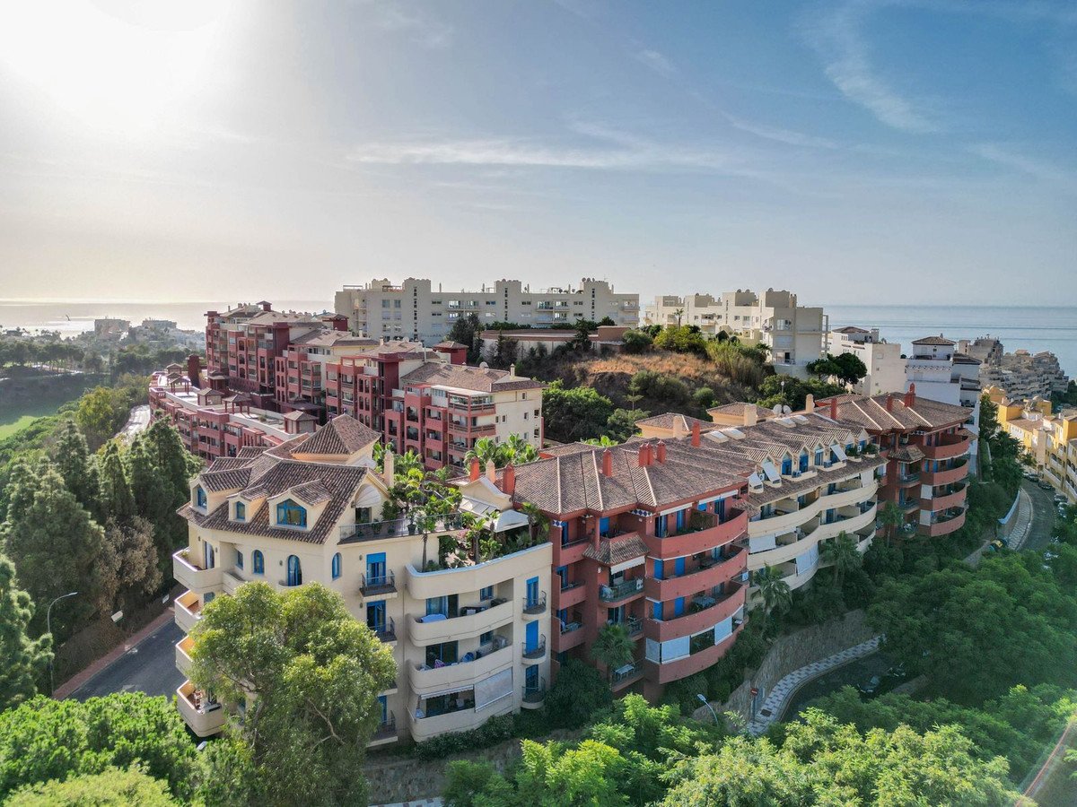 5 Bed Penthouse Duplex in Torrequebrada