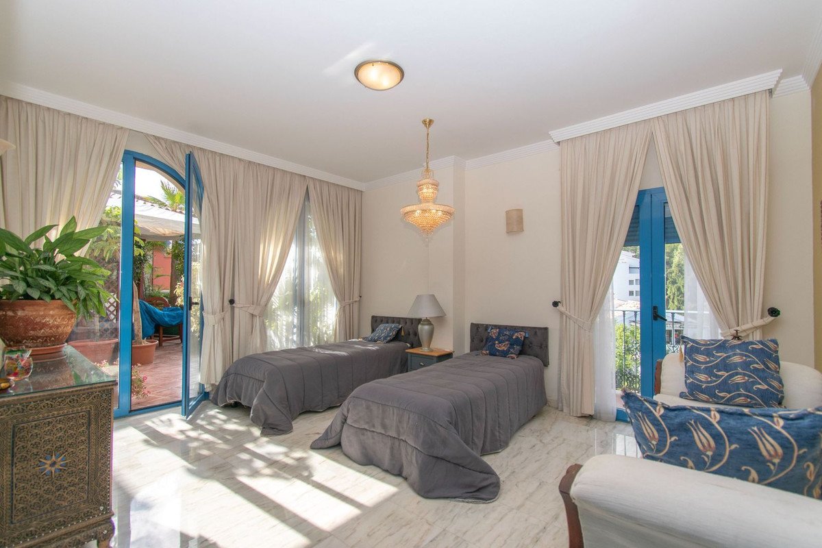 5 Bed Penthouse Duplex in Torrequebrada