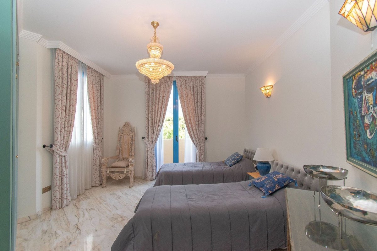 5 Bed Penthouse Duplex in Torrequebrada