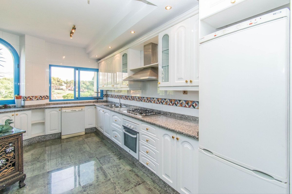 5 Bed Penthouse Duplex in Torrequebrada