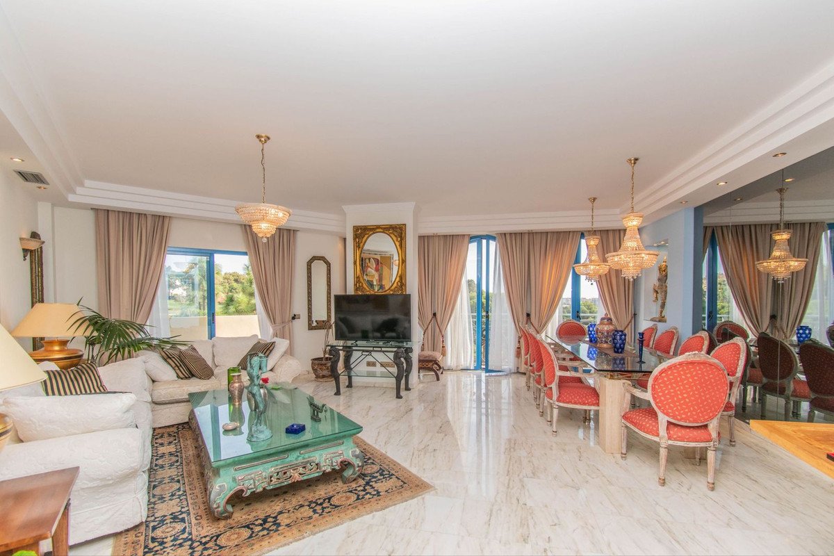 5 Bed Penthouse Duplex in Torrequebrada