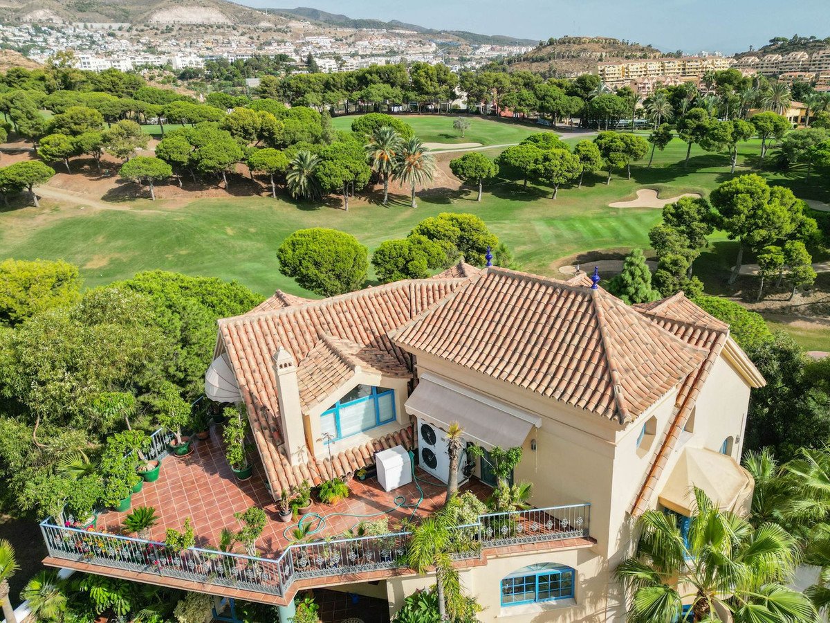 5 Bed Penthouse Duplex in Torrequebrada