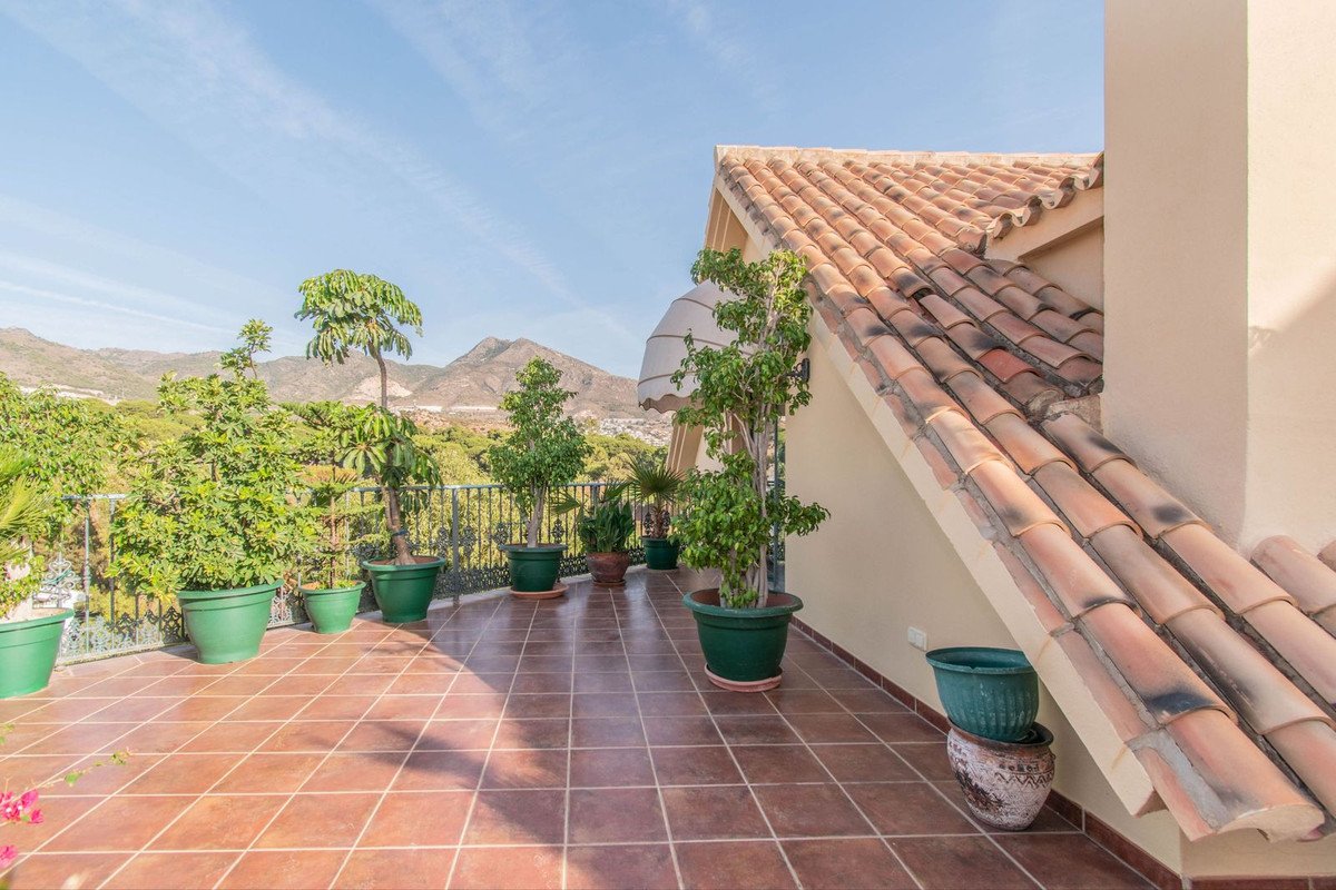 5 Bed Penthouse Duplex in Torrequebrada