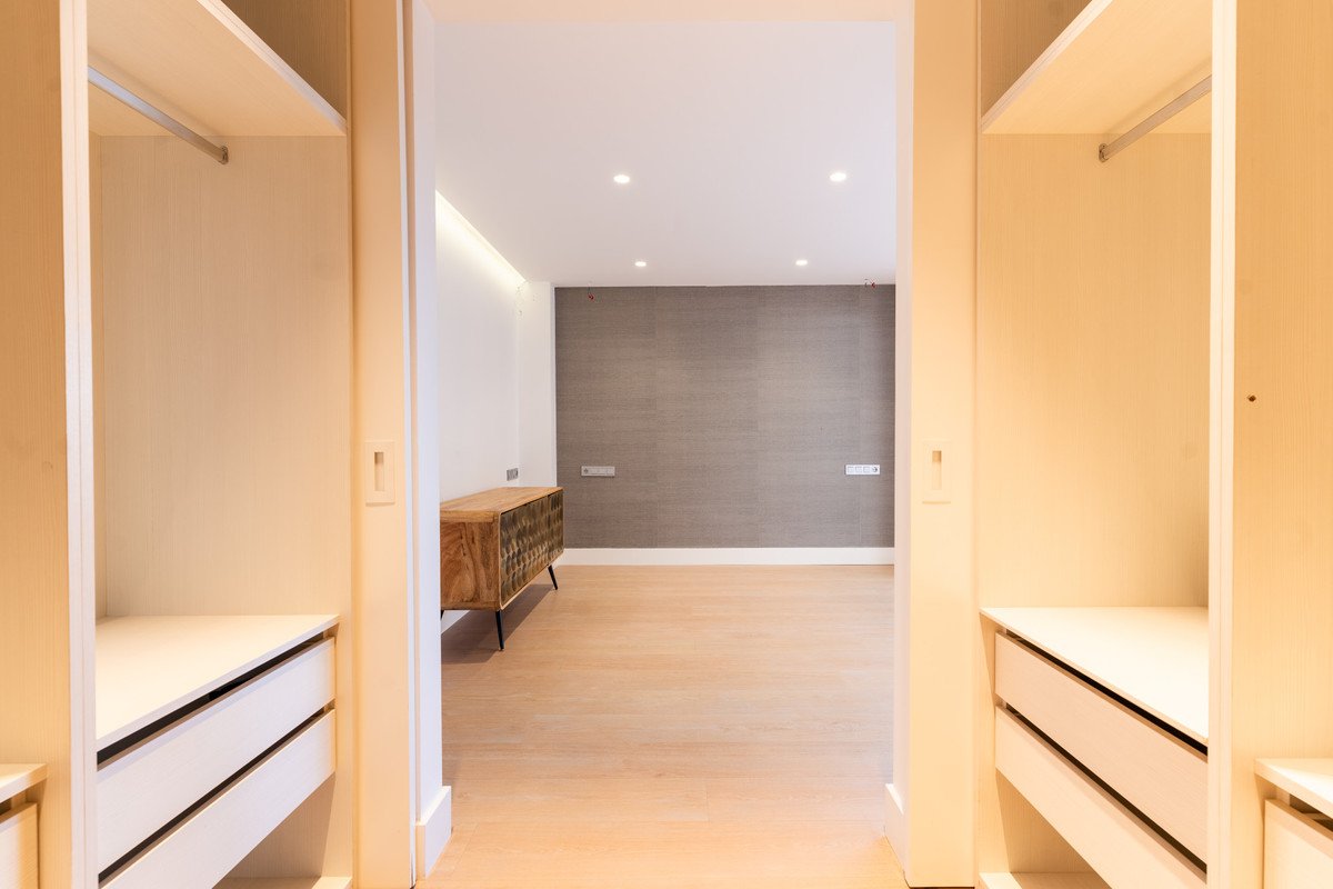 3 Bed Middle Floor Apartment in Málaga Centro