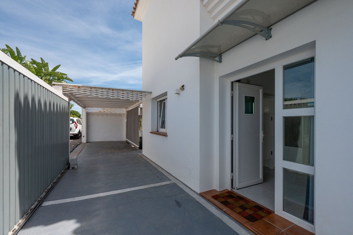 3 Bed Detached Villa in Estepona