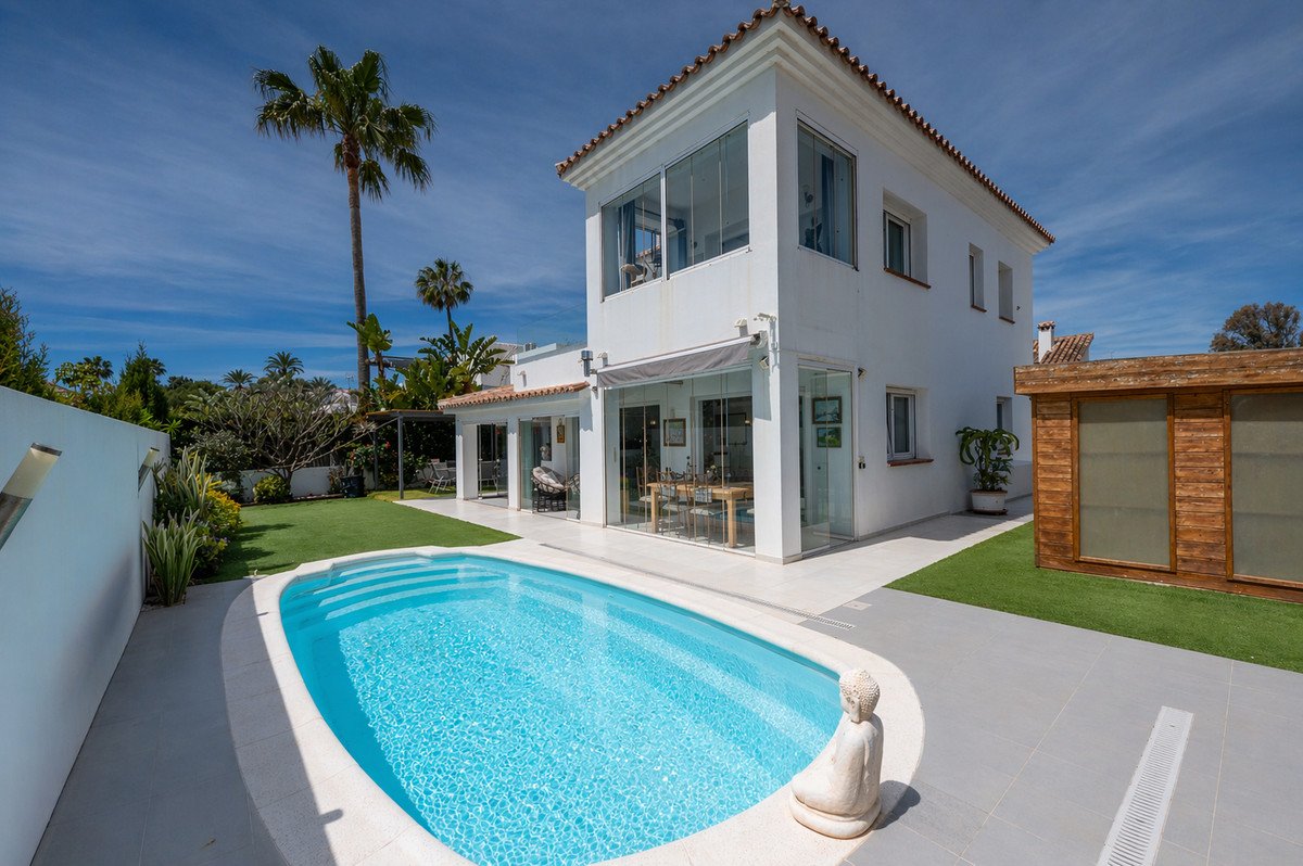 3 Bed Detached Villa in Estepona