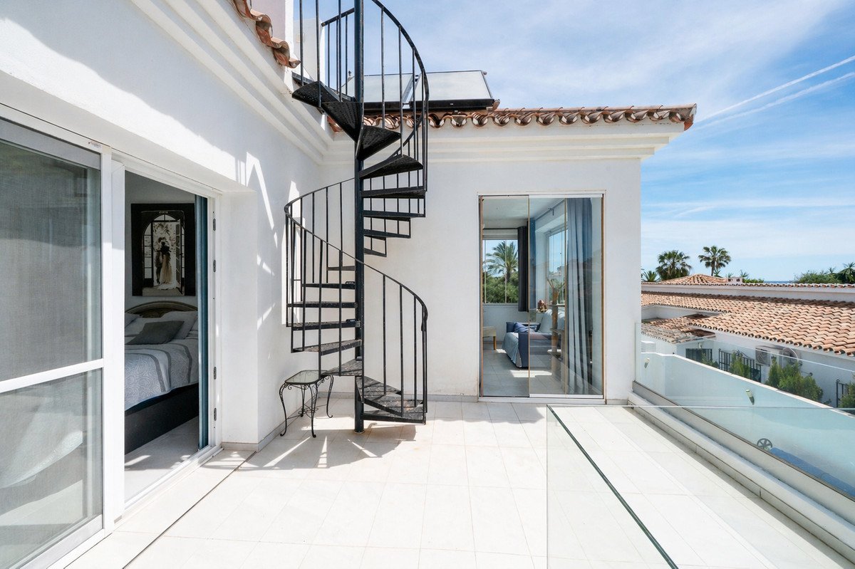 3 Bed Detached Villa in Estepona