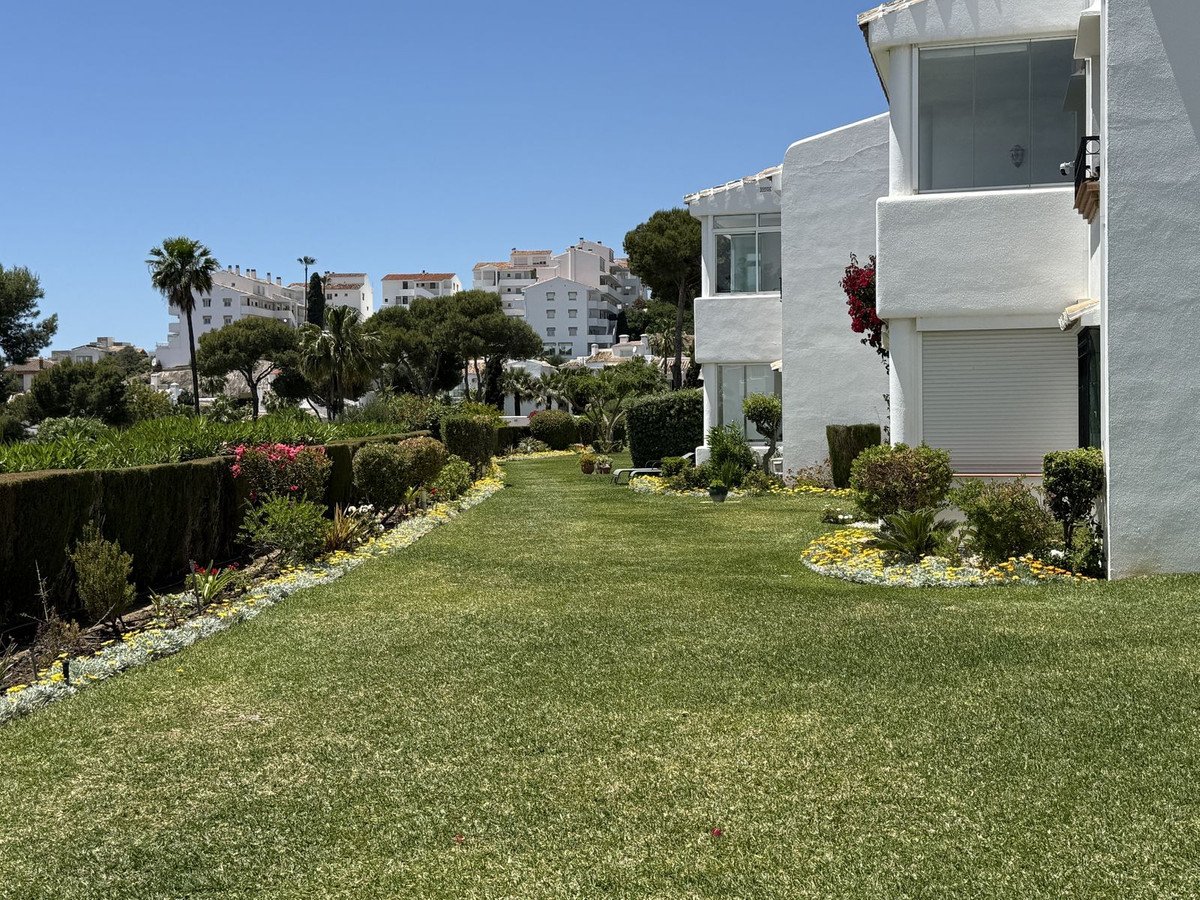 2 Bed Ground Floor Apartment in Miraflores