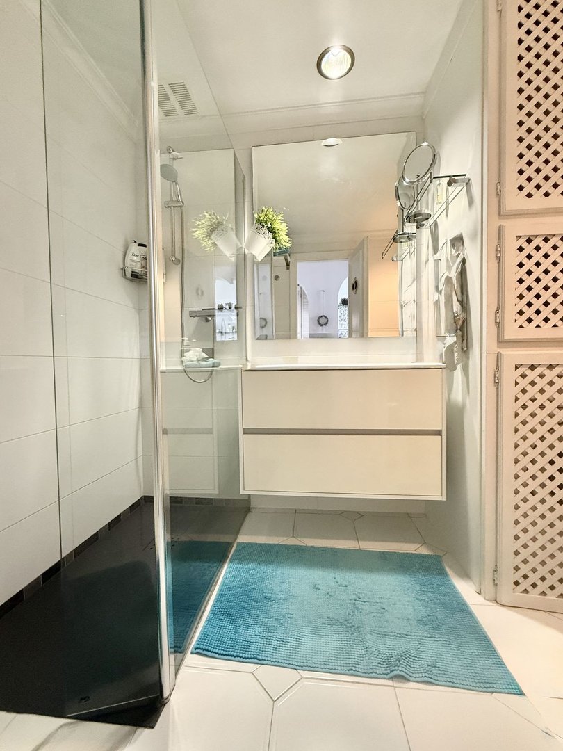 2 Bed Ground Floor Apartment in Miraflores