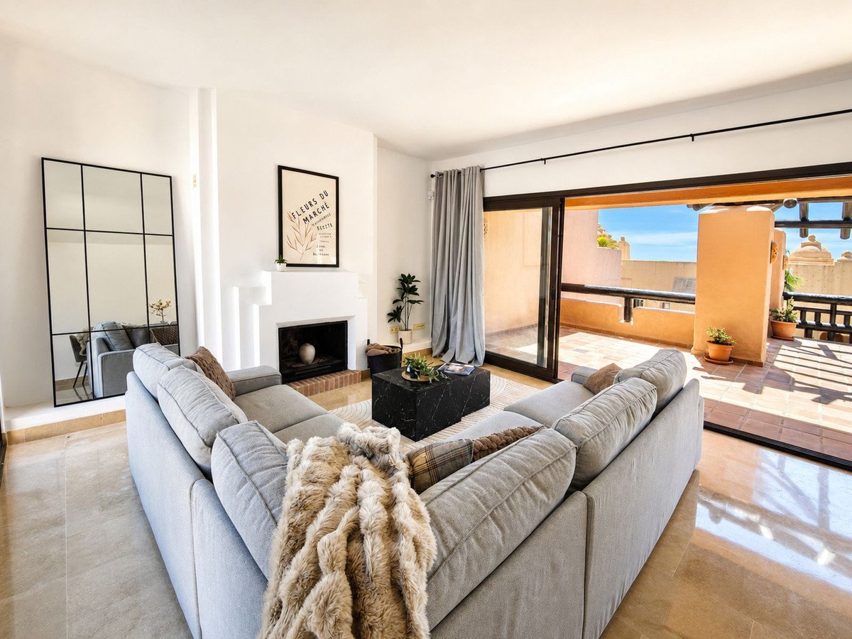 3 Bed Penthouse in San Luis de Sabinillas