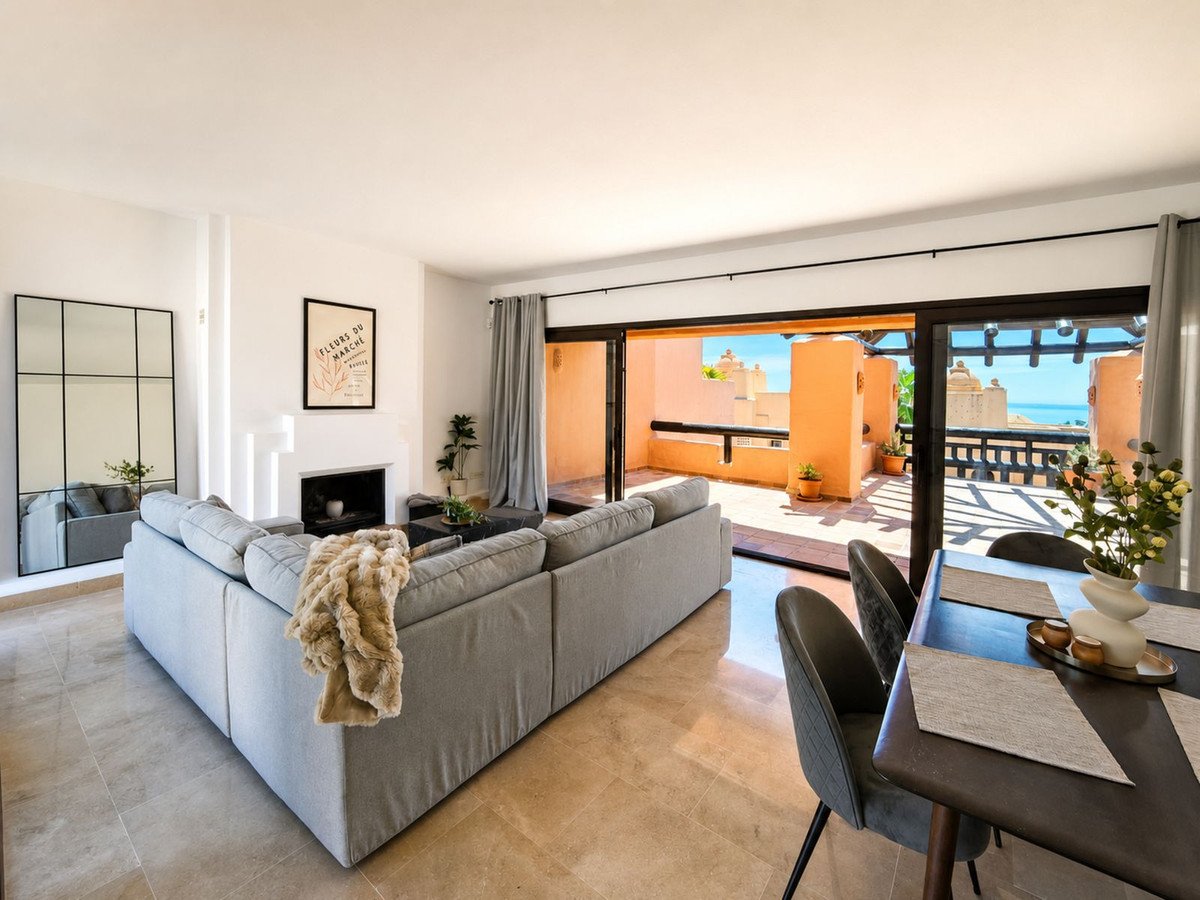 3 Bed Penthouse in San Luis de Sabinillas