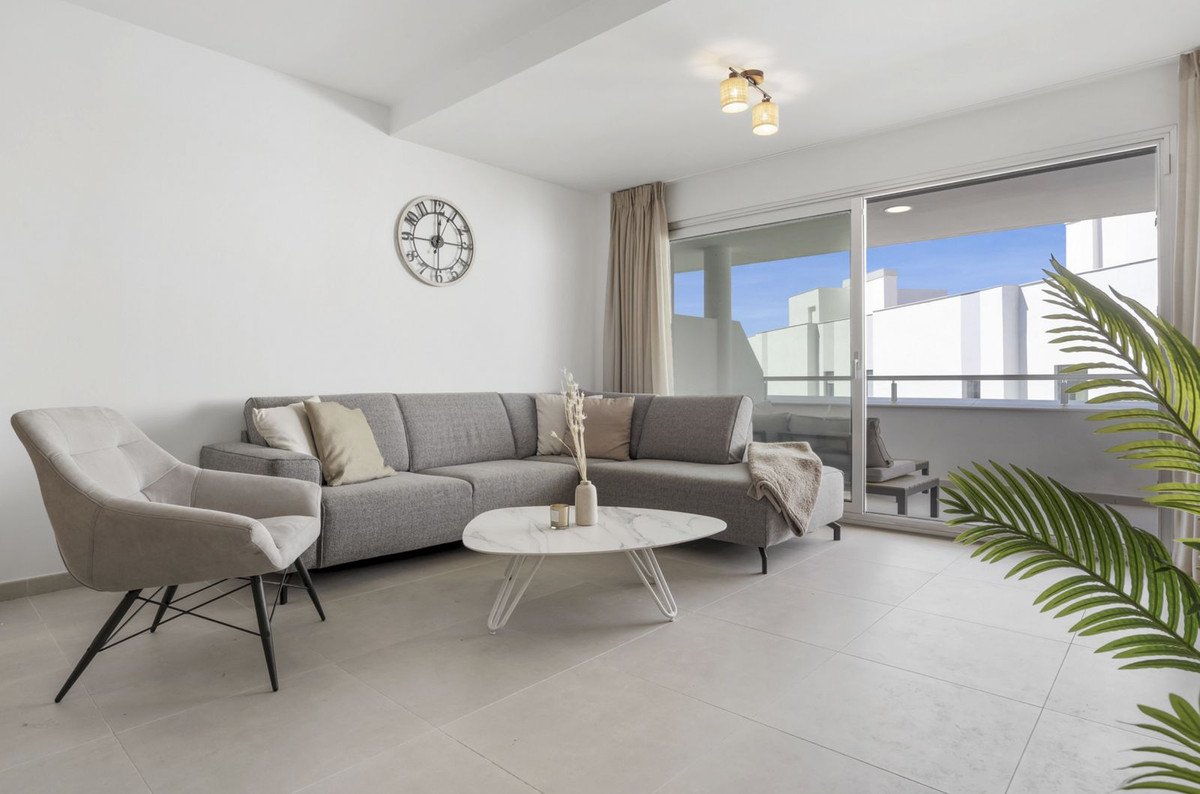3 Bed Middle Floor Apartment in Cancelada