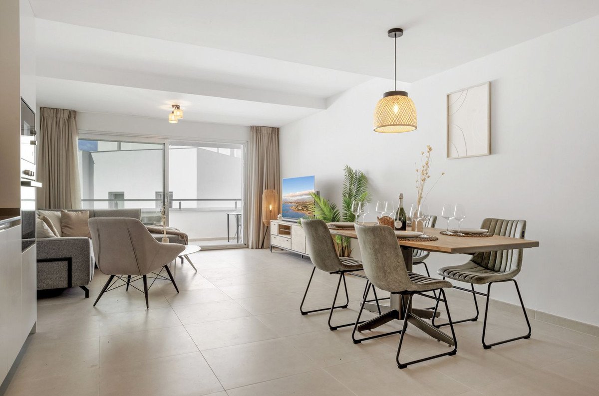 3 Bed Middle Floor Apartment in Cancelada