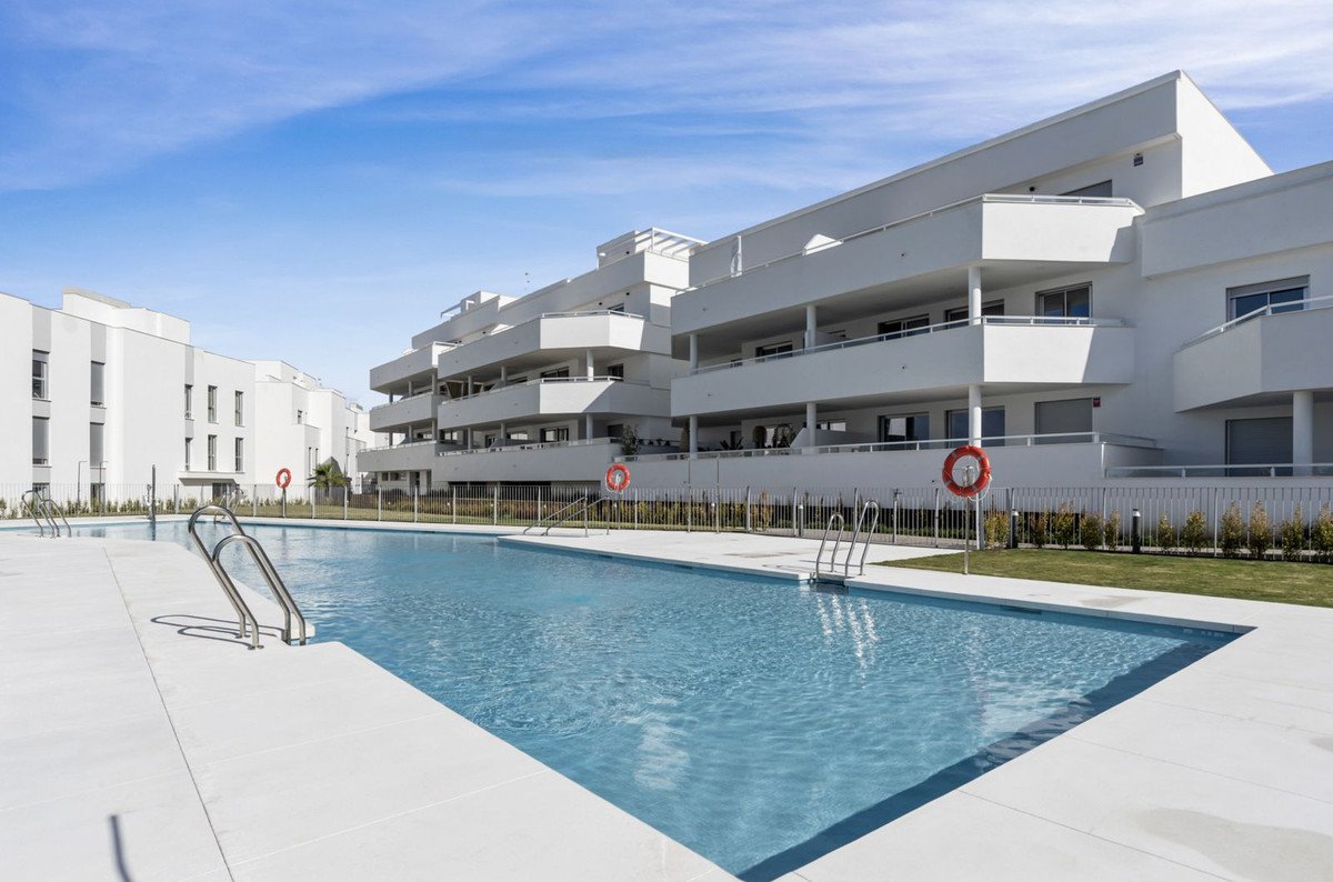 3 Bed Middle Floor Apartment in Cancelada
