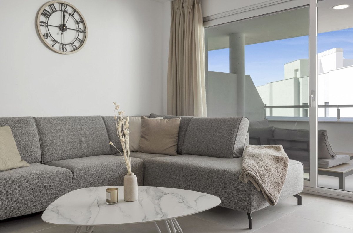 3 Bed Middle Floor Apartment in Cancelada
