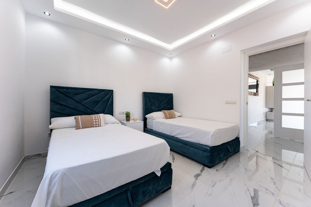 4 Bed Detached Villa in Riviera del Sol