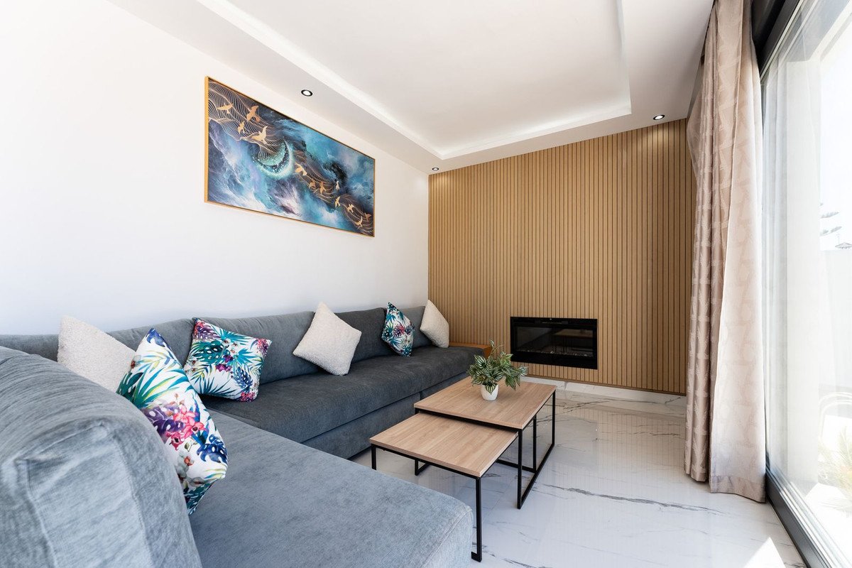 4 Bed Detached Villa in Riviera del Sol