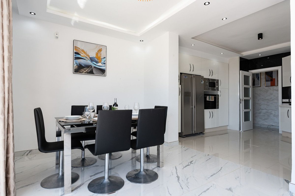 4 Bed Detached Villa in Riviera del Sol