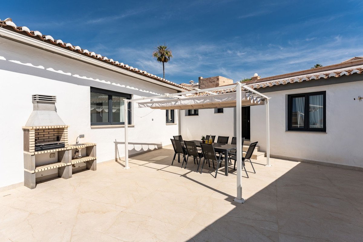 4 Bed Detached Villa in Riviera del Sol