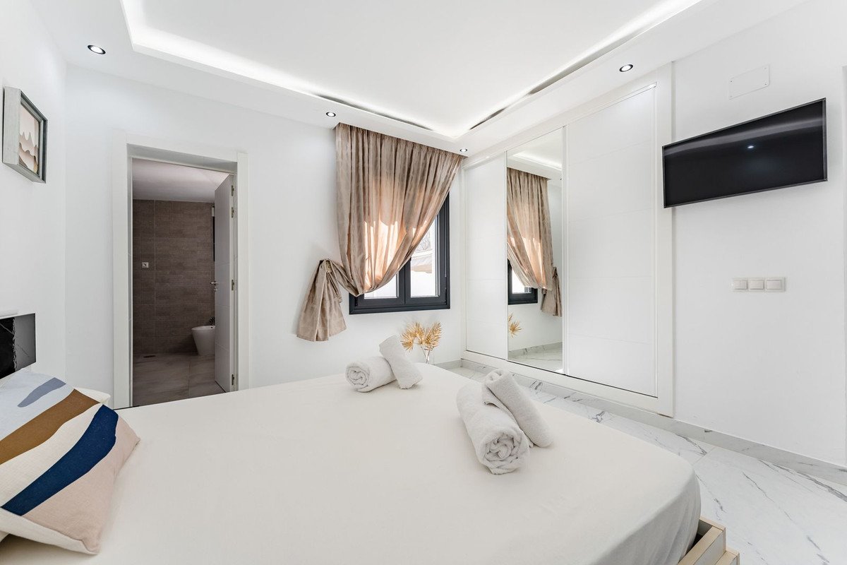 4 Bed Detached Villa in Riviera del Sol