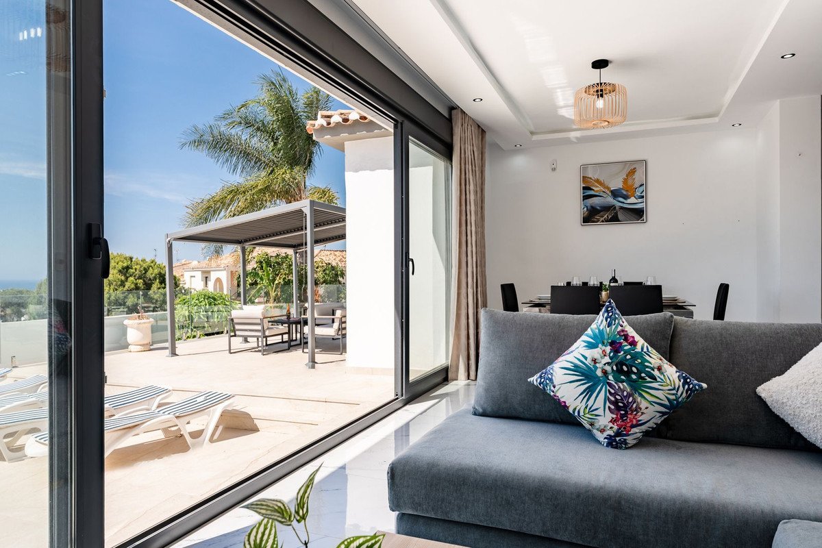 4 Bed Detached Villa in Riviera del Sol