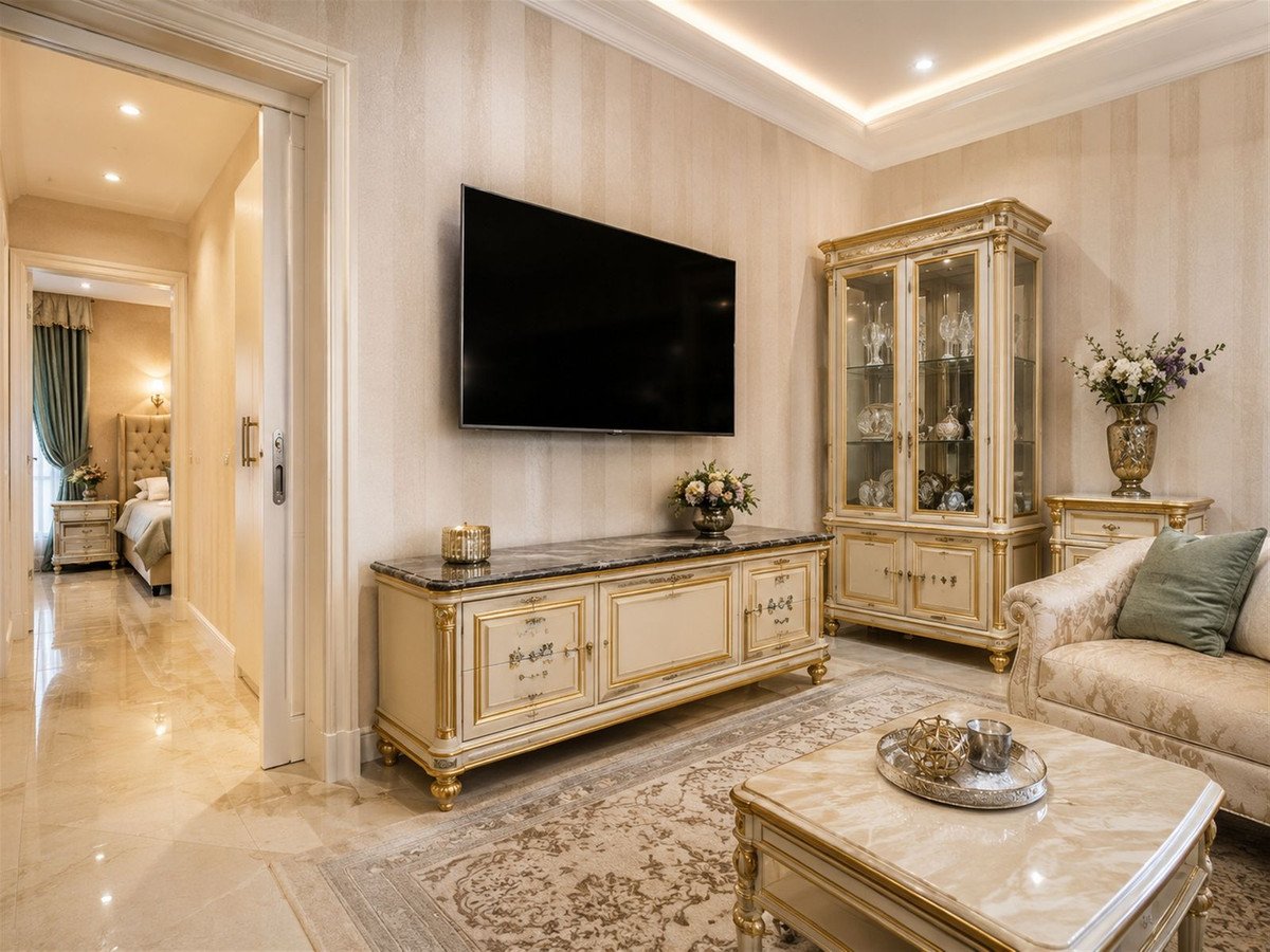 6 Bed Detached Villa in Hacienda Las Chapas