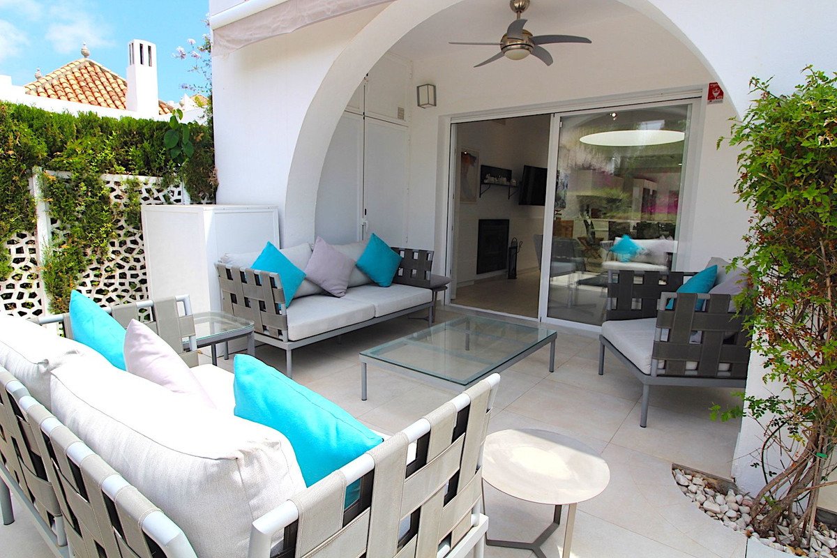 4 Bed Semi-Detached House in Aloha