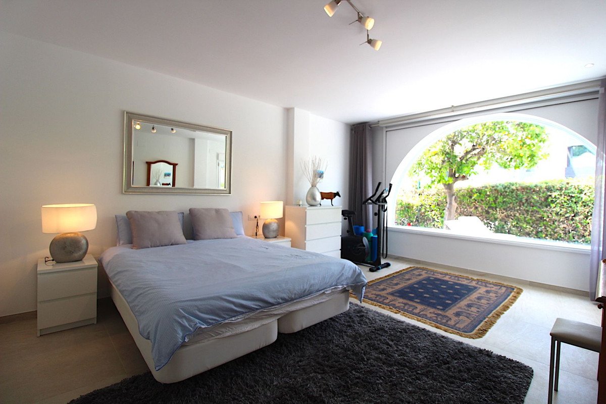 4 Bed Semi-Detached House in Aloha
