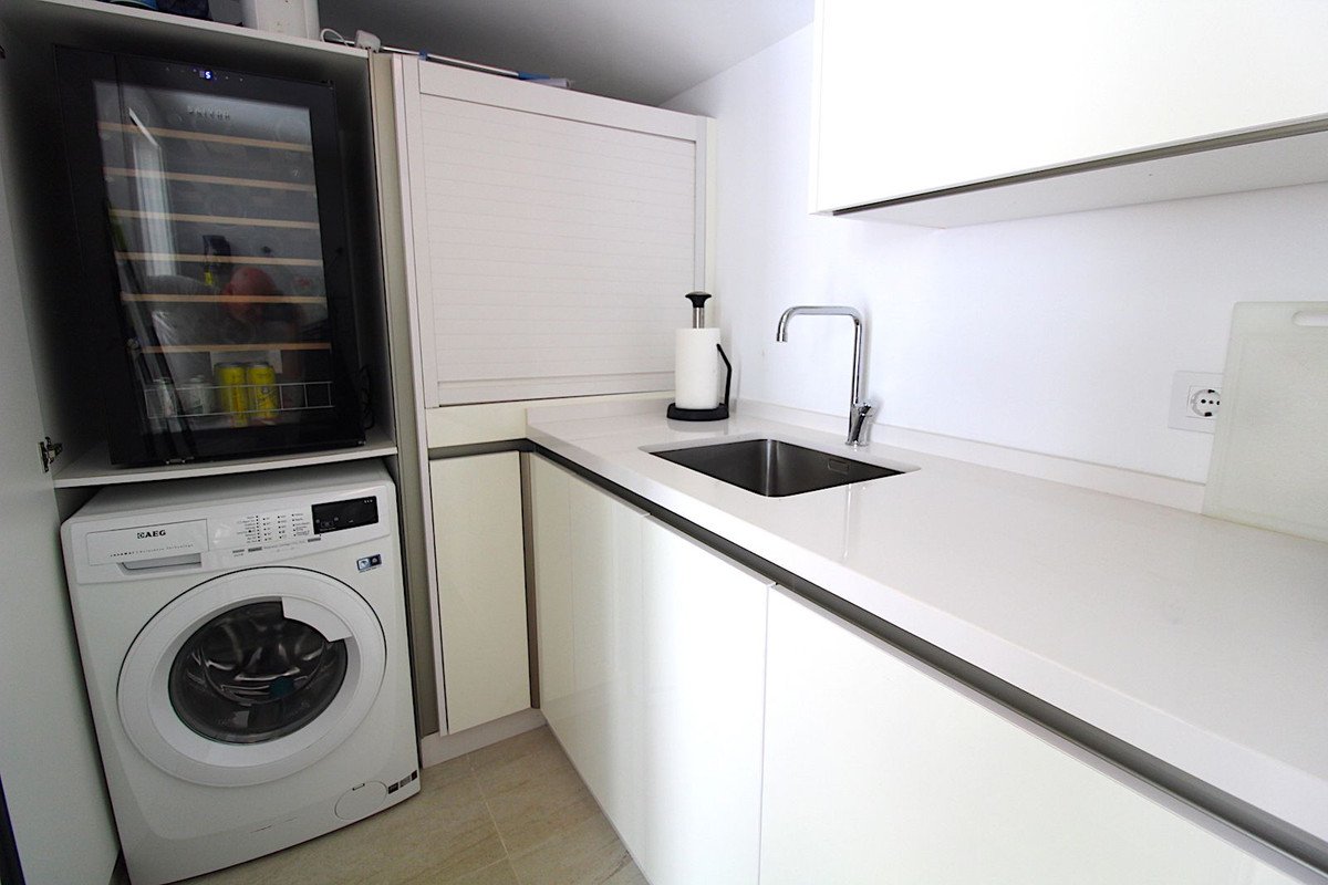 4 Bed Semi-Detached House in Aloha