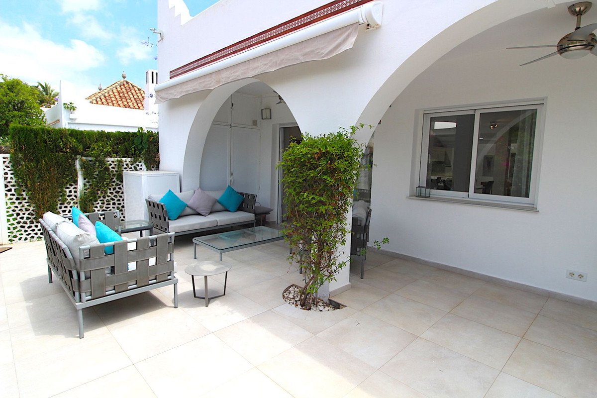 4 Bed Semi-Detached House in Aloha