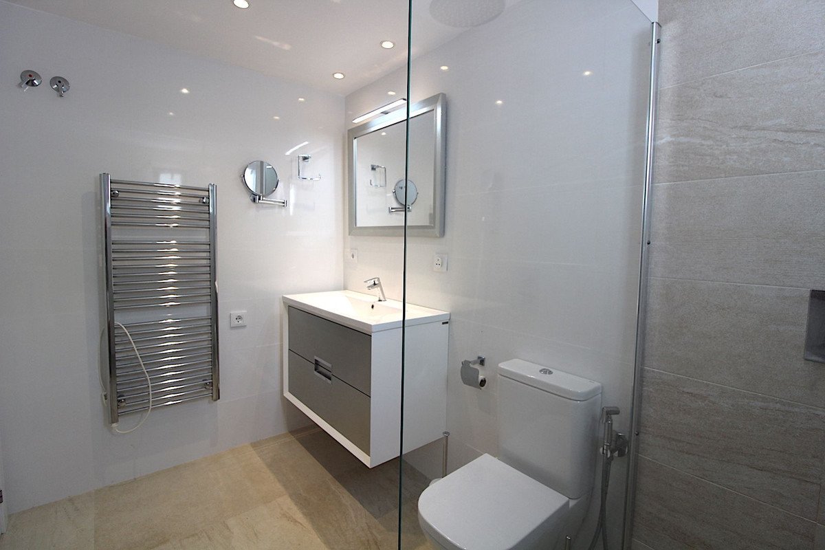 4 Bed Semi-Detached House in Aloha