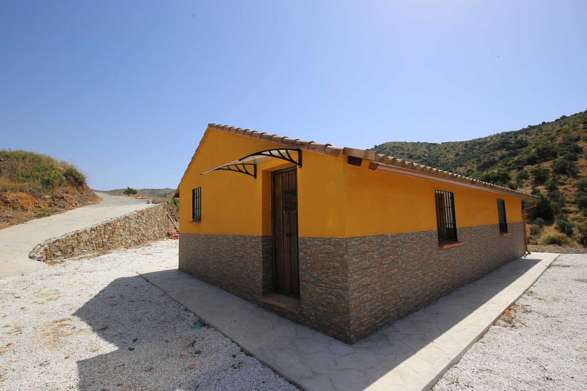 2 Bed Finca - Cortijo in Totalán