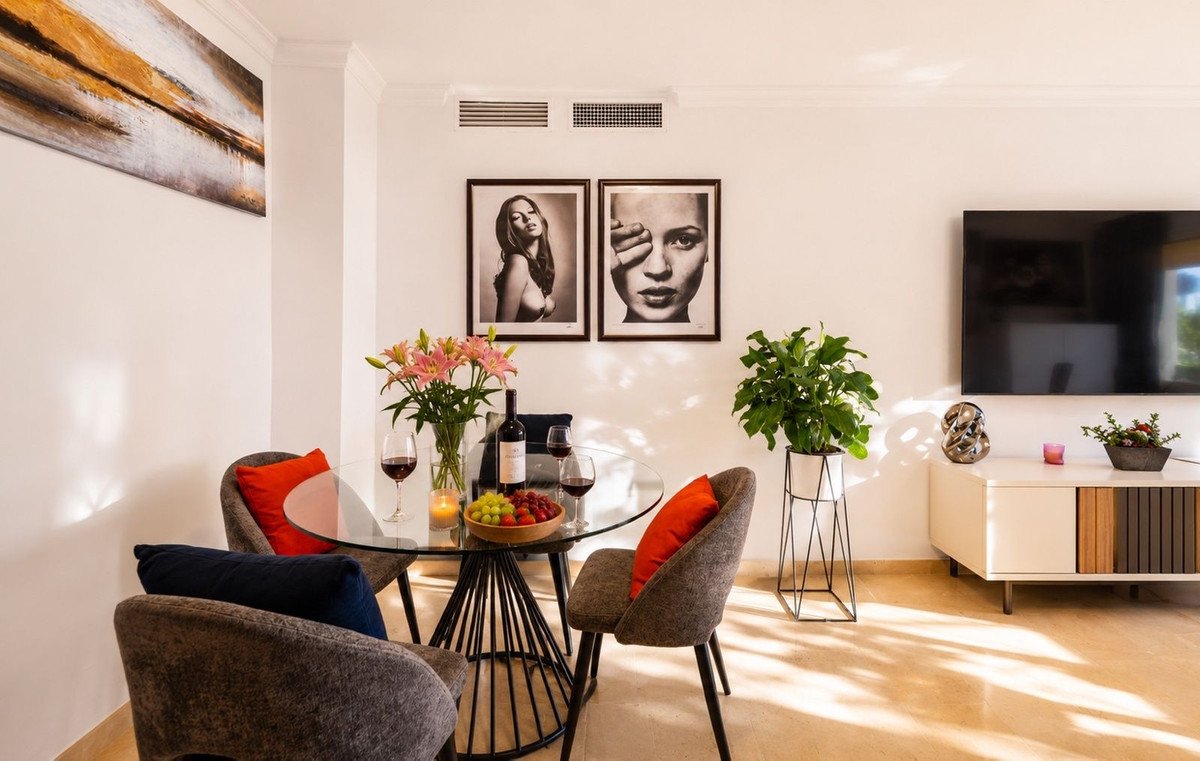 2 Bed Middle Floor Apartment in Elviria