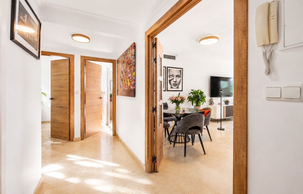 2 Bed Middle Floor Apartment in Elviria