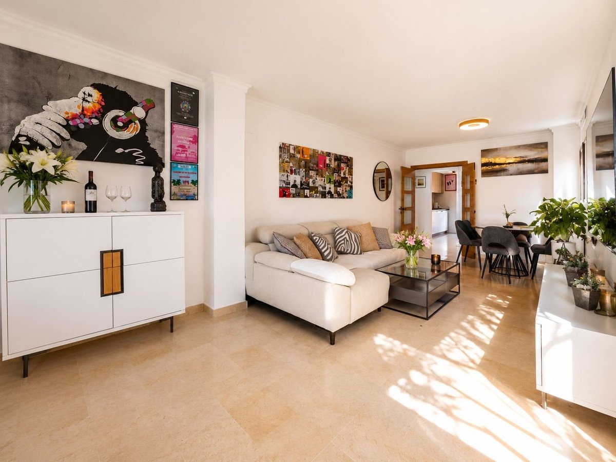 2 Bed Middle Floor Apartment in Elviria