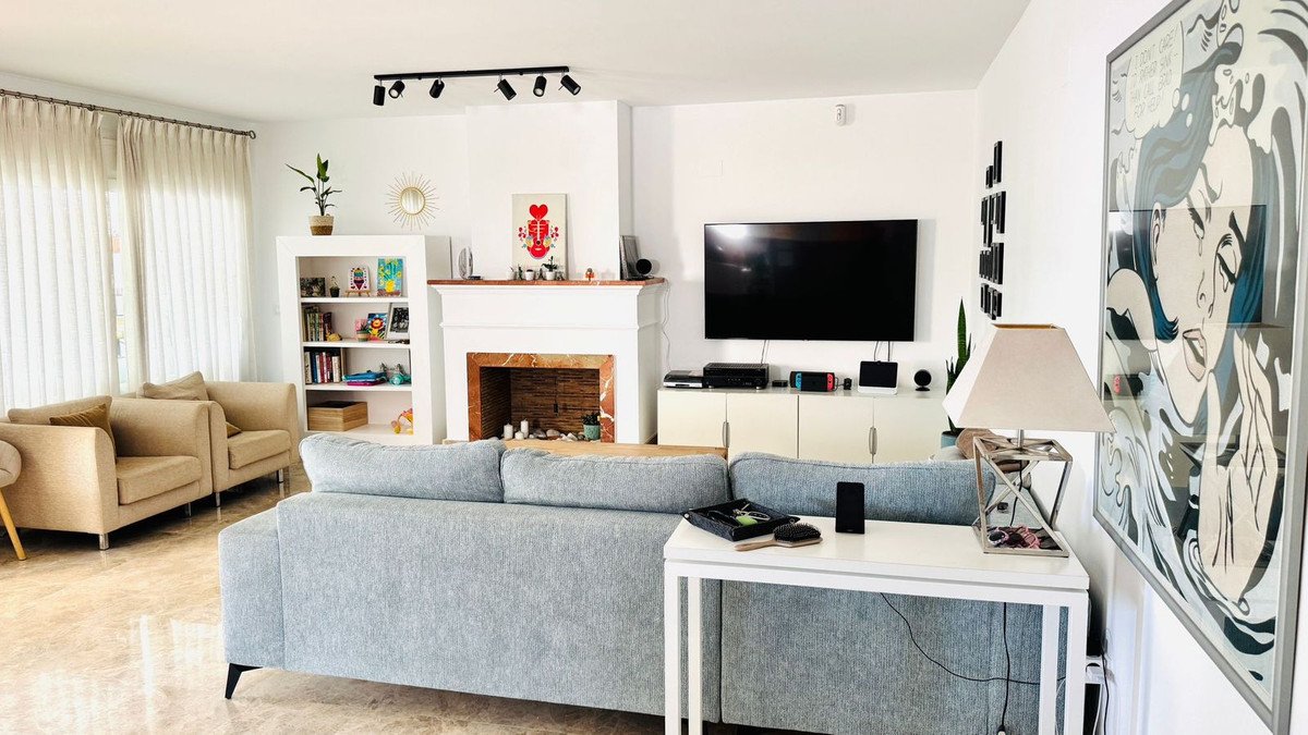 3 Bed Duplex in Marbella