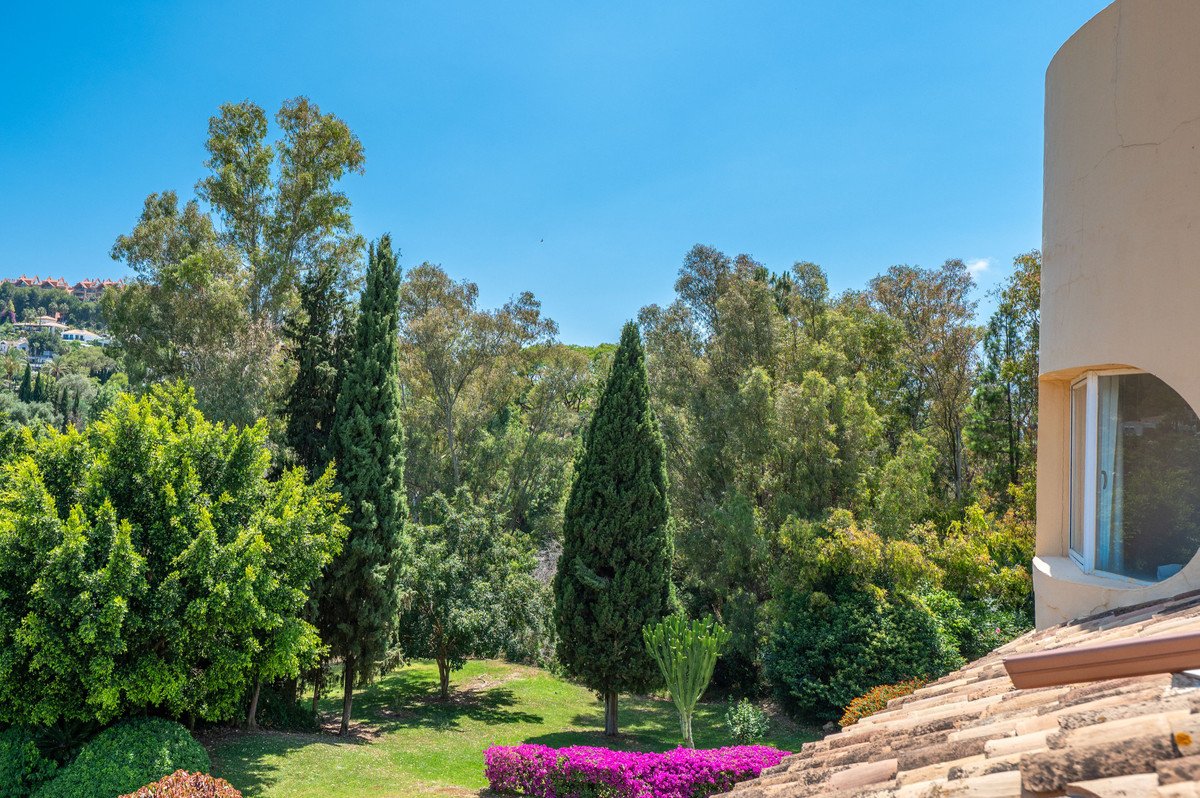 3 Bed Penthouse Duplex in Nueva Andalucía
