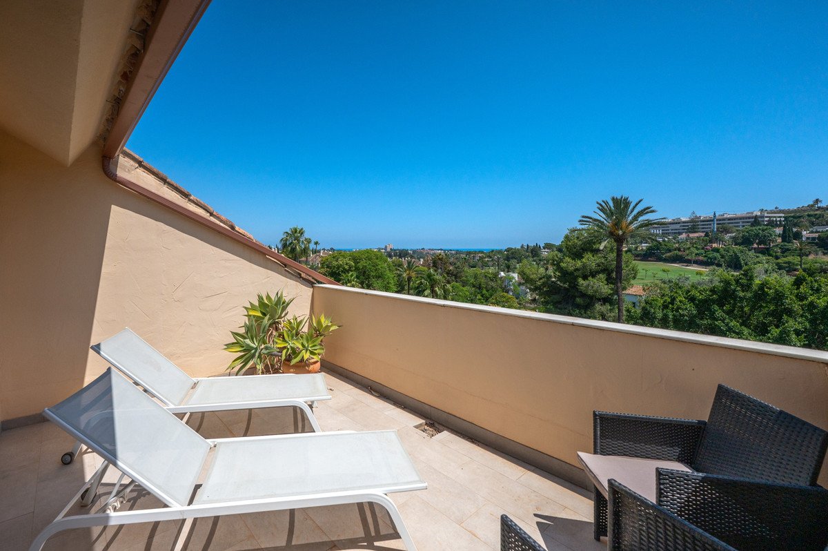 3 Bed Penthouse Duplex in Nueva Andalucía