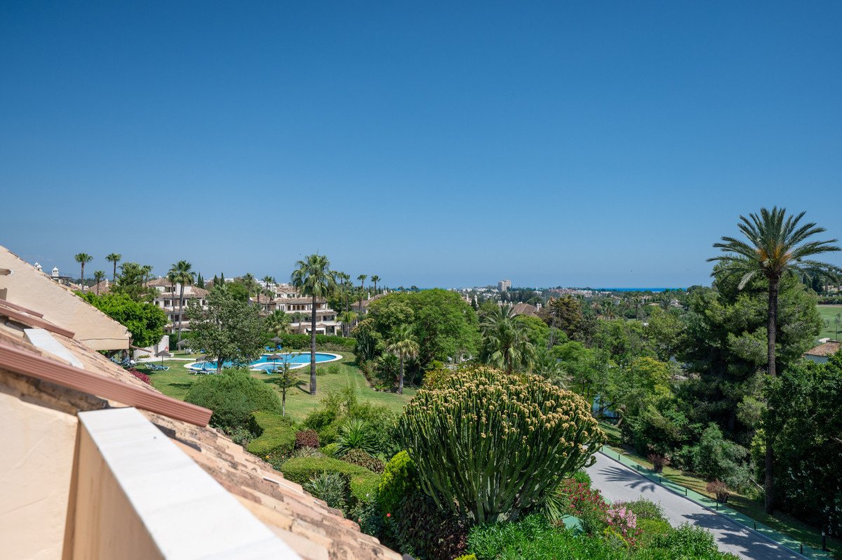 3 Bed Penthouse Duplex in Nueva Andalucía