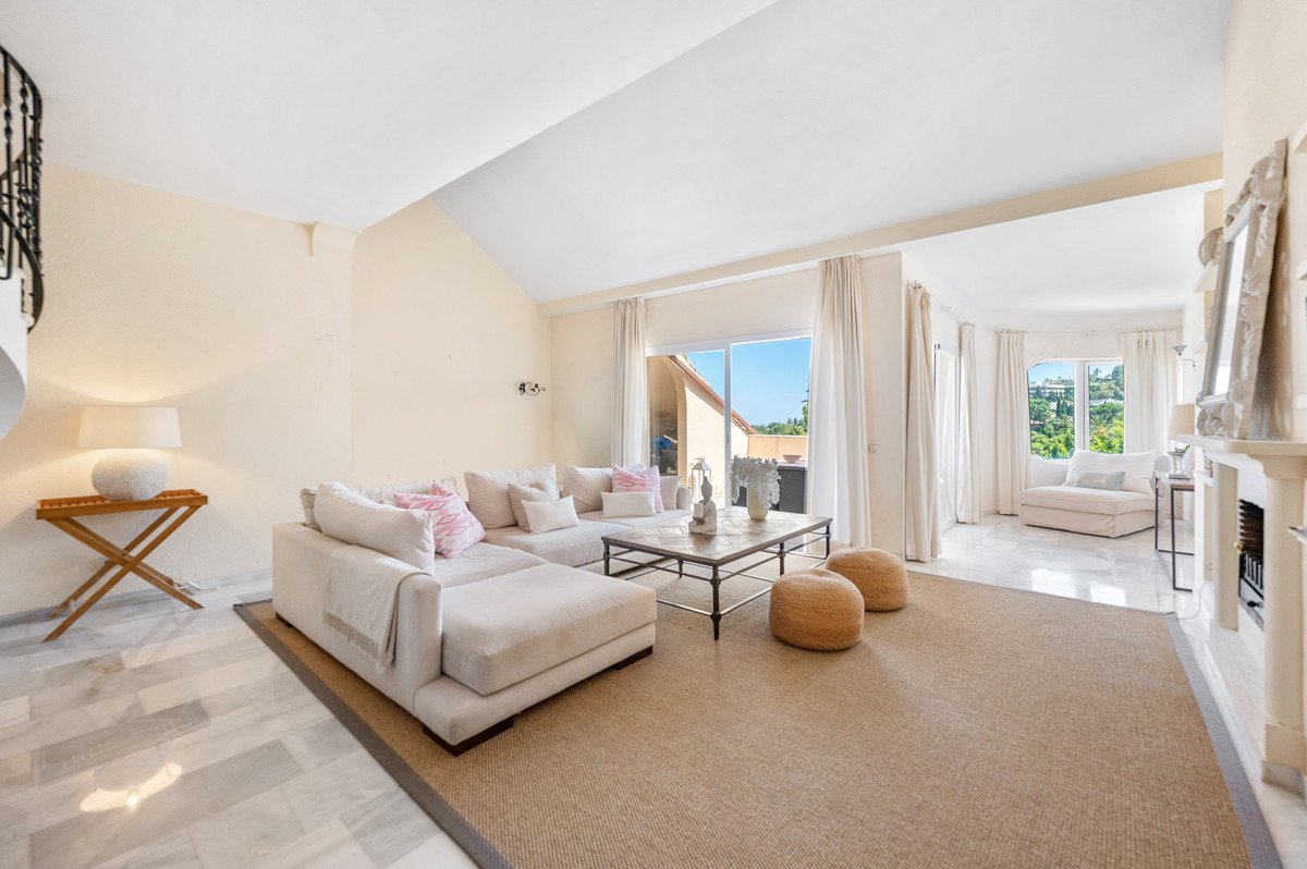 3 Bed Penthouse Duplex in Nueva Andalucía