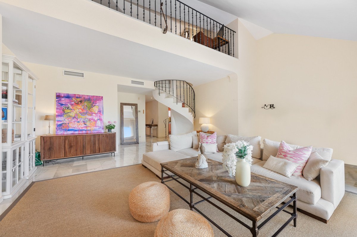 3 Bed Penthouse Duplex in Nueva Andalucía
