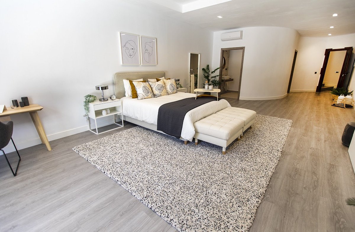 10 Bed Detached Villa in Nueva Andalucía