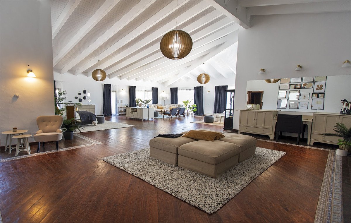 10 Bed Detached Villa in Nueva Andalucía