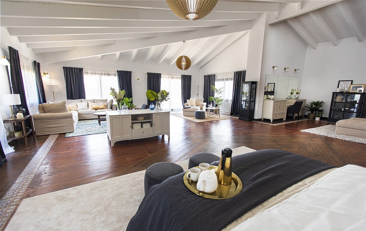 10 Bed Detached Villa in Nueva Andalucía