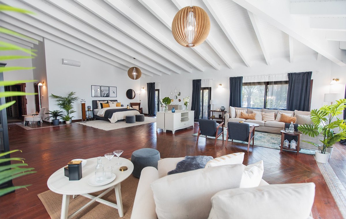10 Bed Detached Villa in Nueva Andalucía