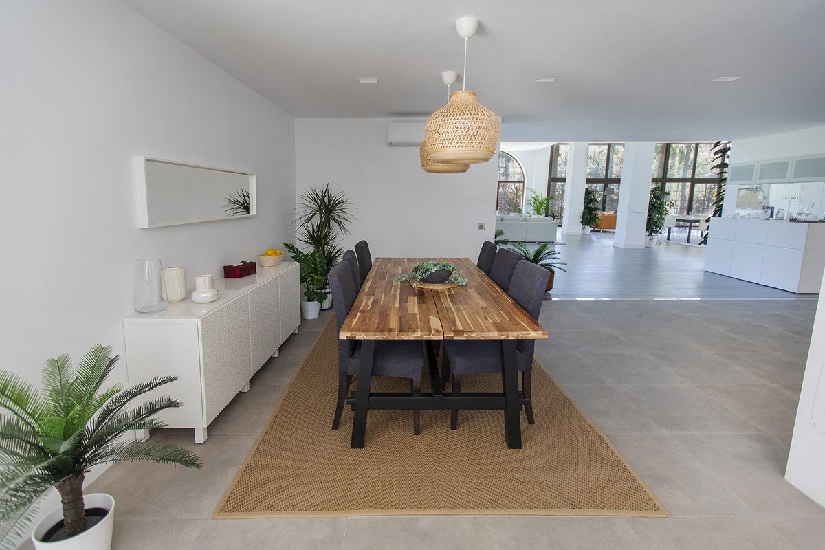 10 Bed Detached Villa in Nueva Andalucía